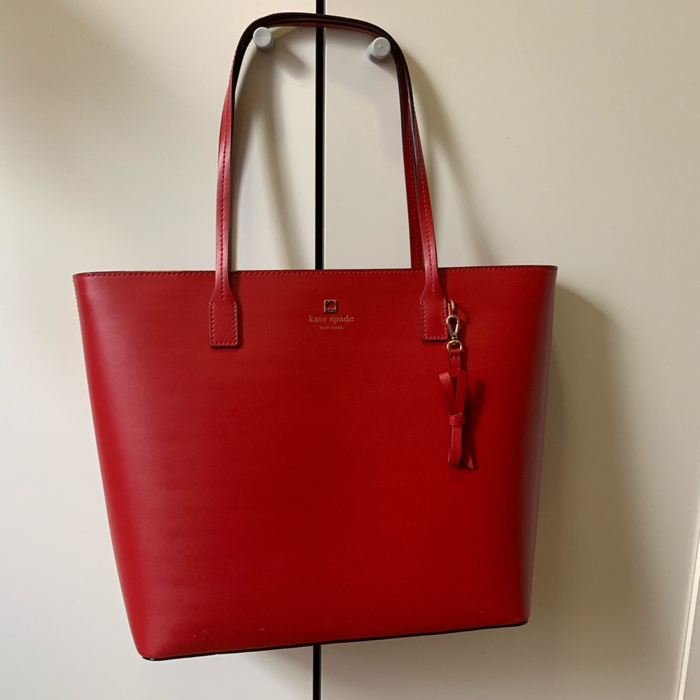 Kate Spade Tote— Never used, like brand new!